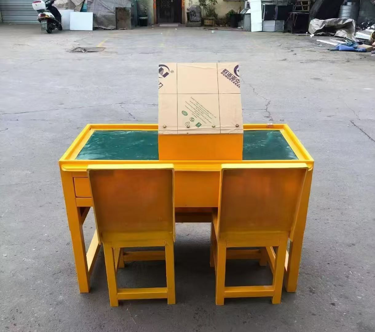 蒸湘防静电导通桌井下煤矿火工品发放桌：危险品流转的安全守护者